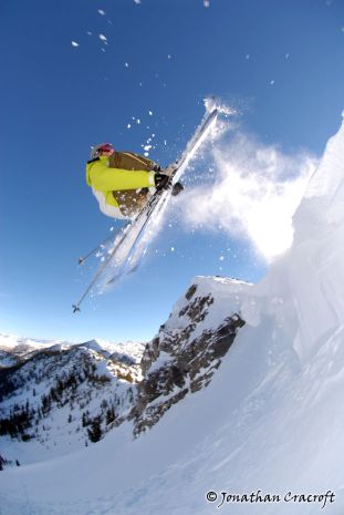 a cornice on superior