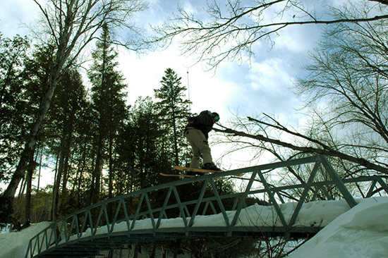 A picture took during the week-end "cotÃ© obscur". He look dark, maybe because he's not sponsored by