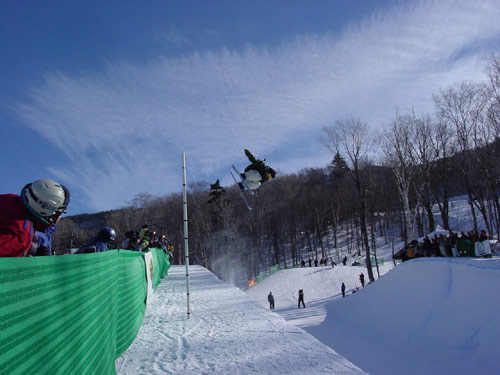 AMAZING PIPE, AMAZING CLOUDS, SHITTY SKIER