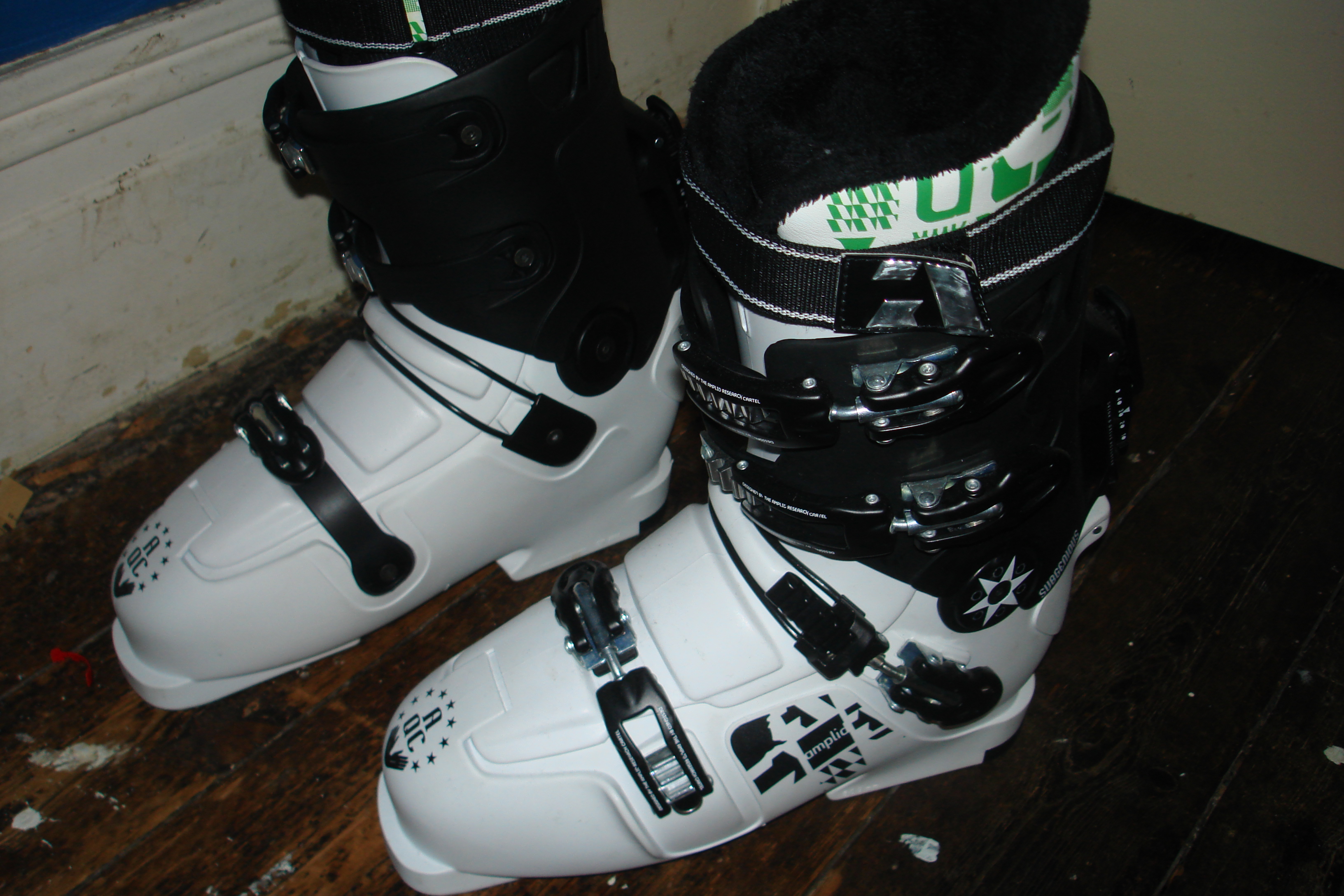 Amplid Subgenious Boots