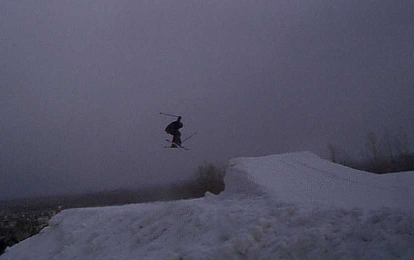 Andre doing what looks to be a mute off one of the bottom kickers