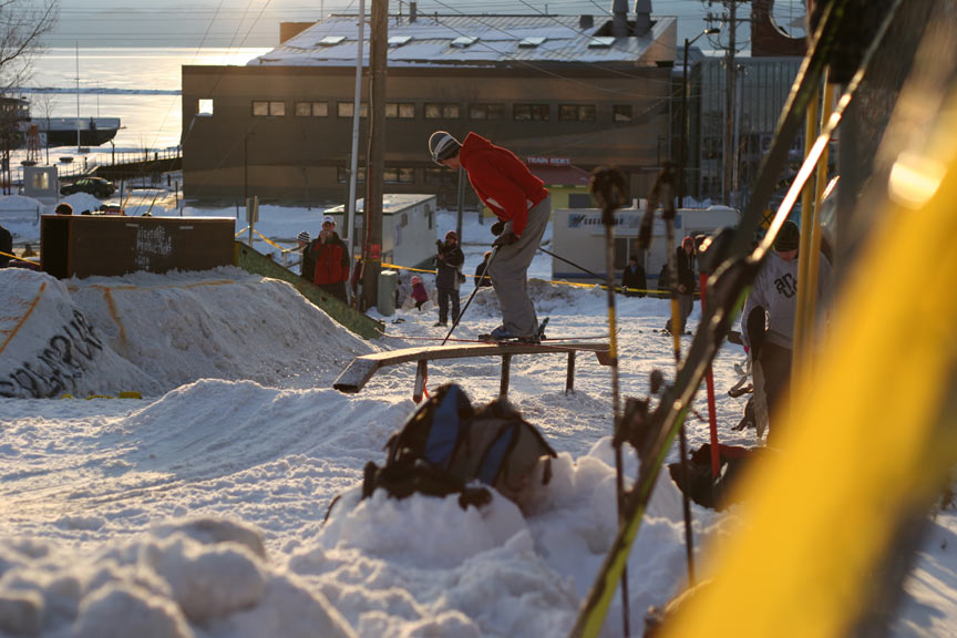 Andrew on the flat bar at Burlinton Rail Jam