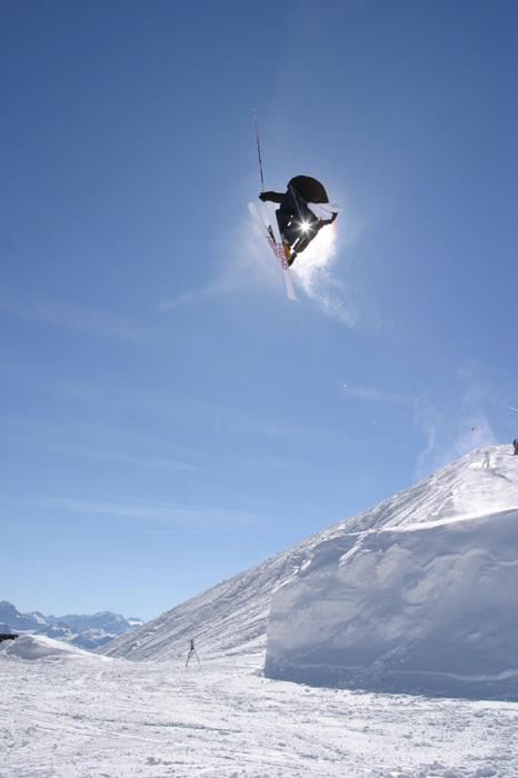 another big 3 critical! sun is shining outa my knee