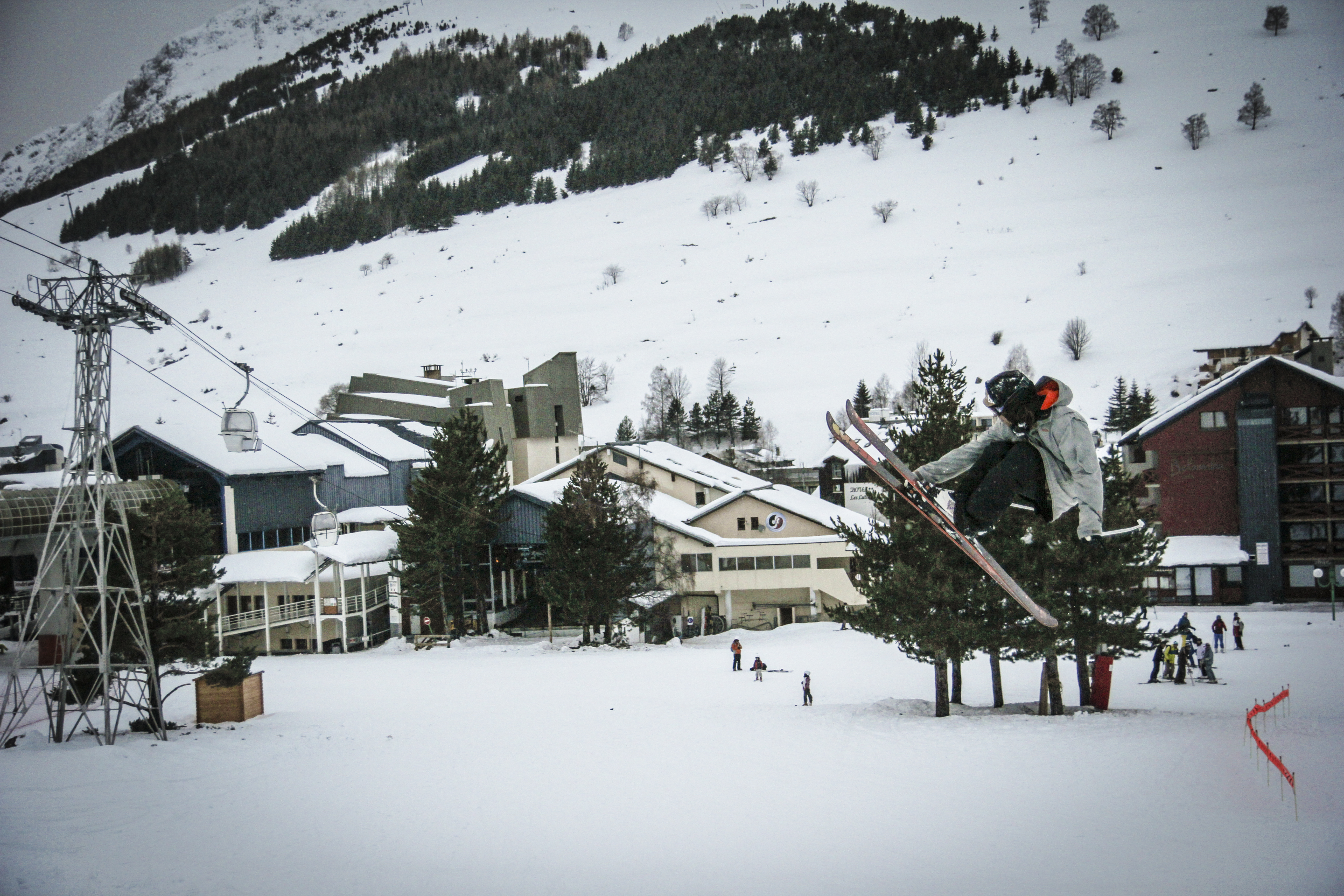 ANTOINE SIDEBOOTERING