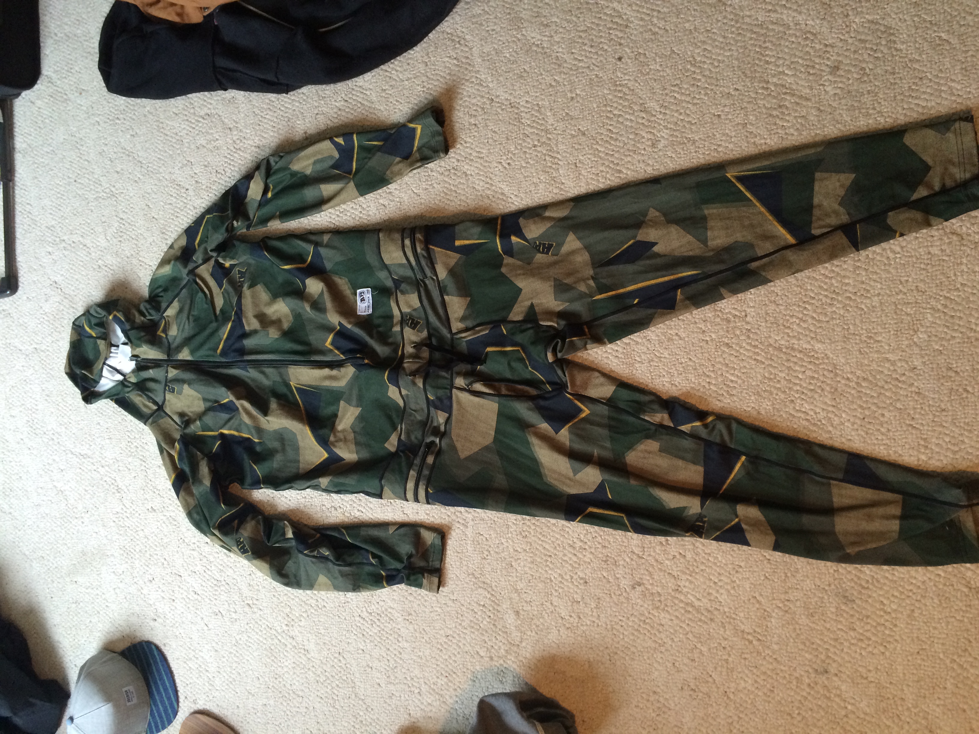 apo camo onezy base layer