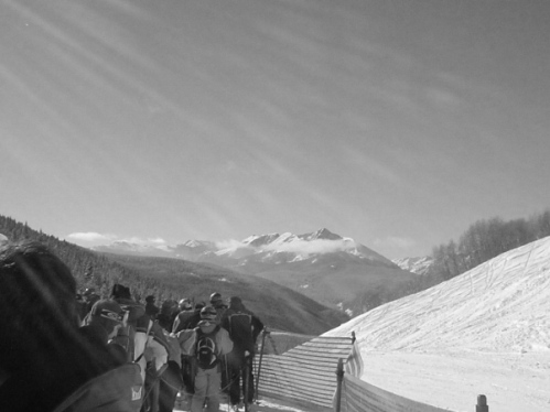 b&w of below picture