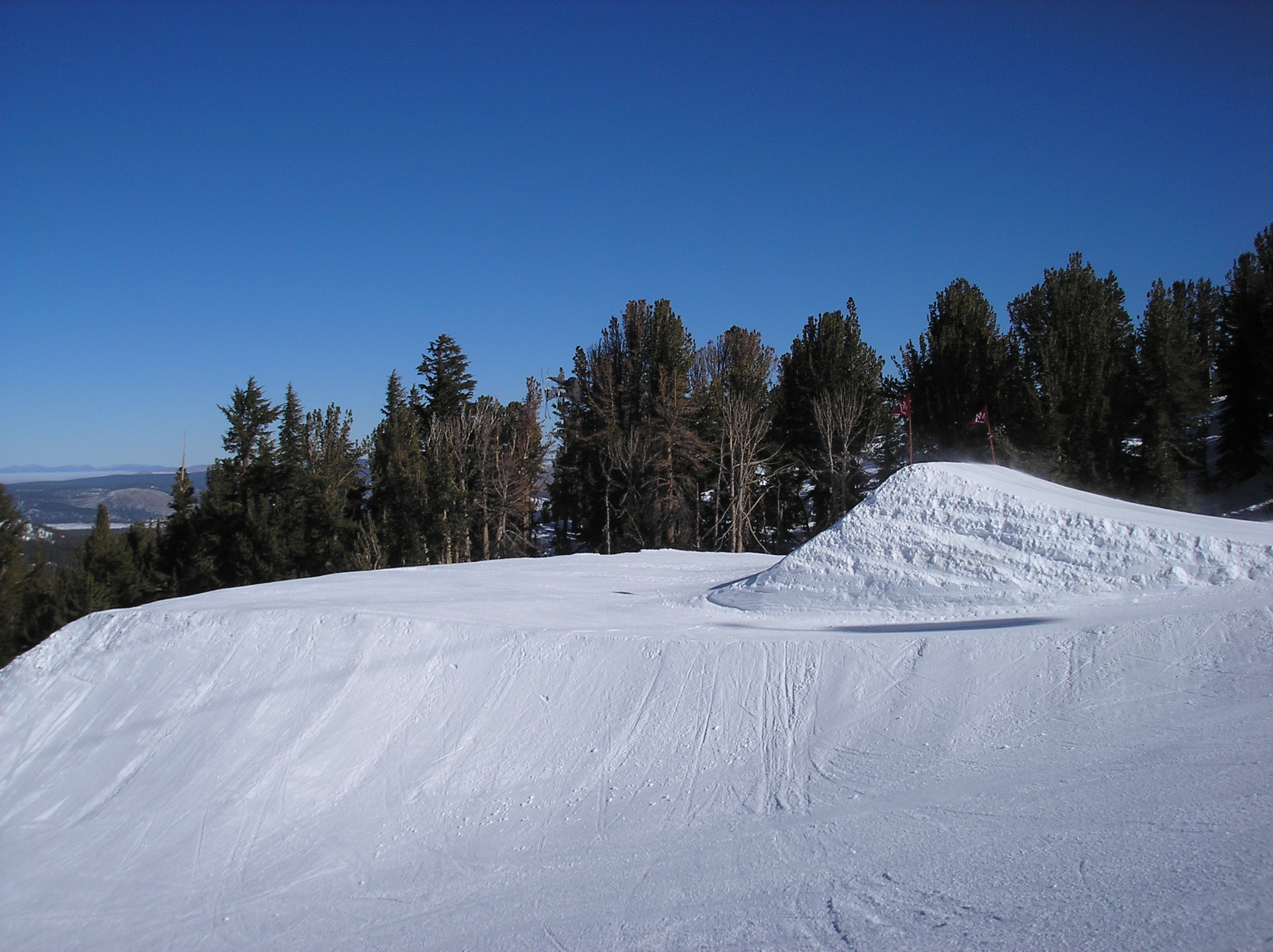 Benchetler hitting the big table
