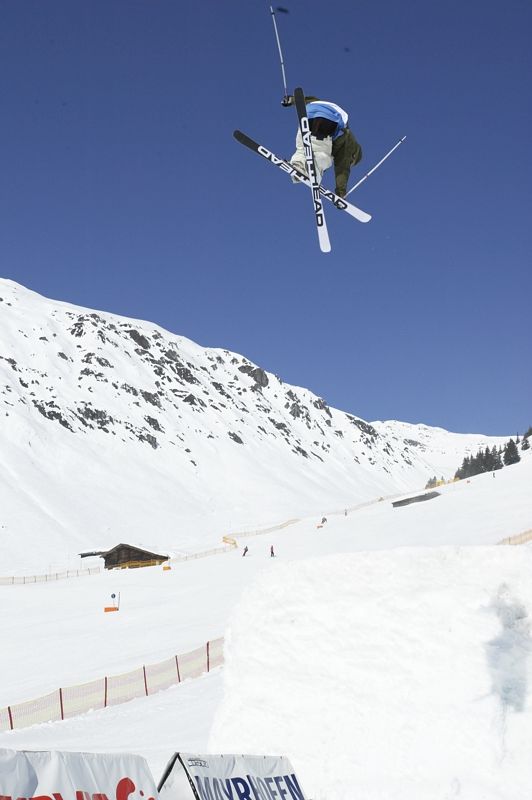 big cork 540 mute grab in burton superpark