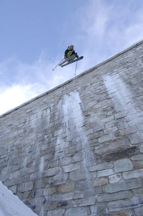 Bomb-Drop safety grab