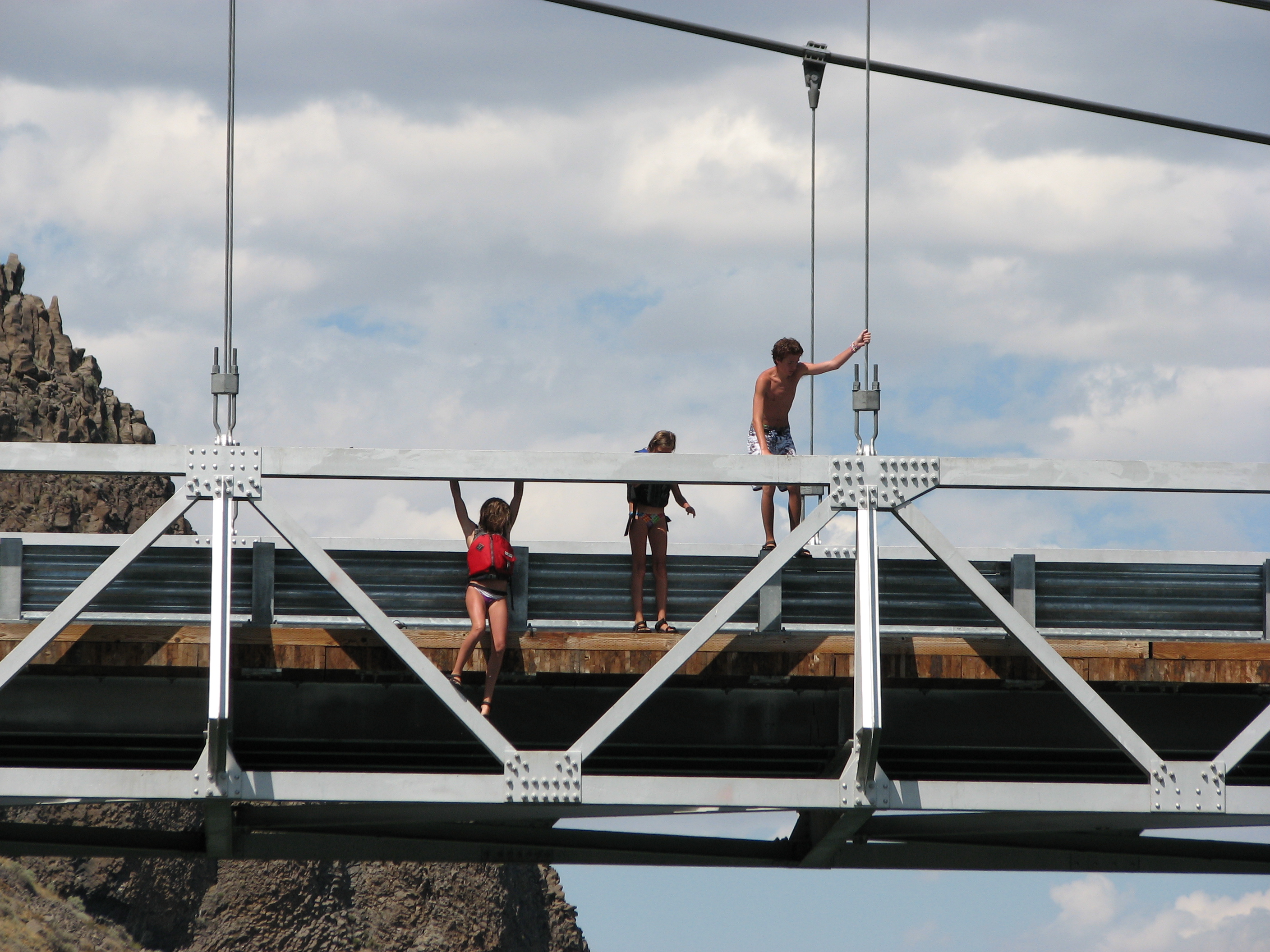 Bridge jumpin sonn!!!!