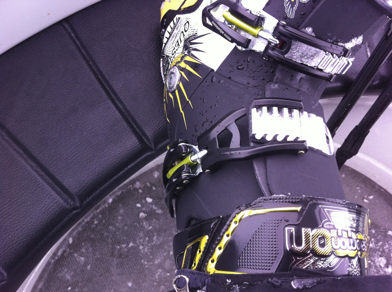 Broken clip on quest 14 boot