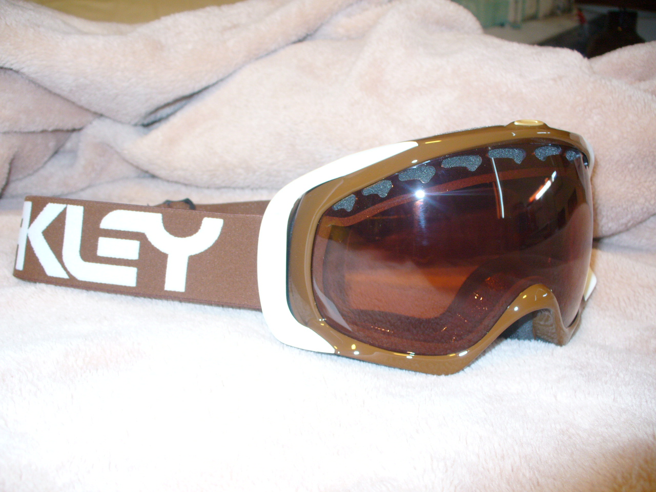 Brown stretch crowbars