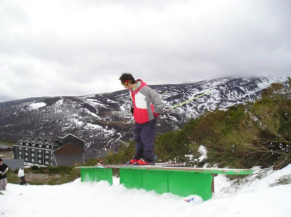 Campoo freestyle club table