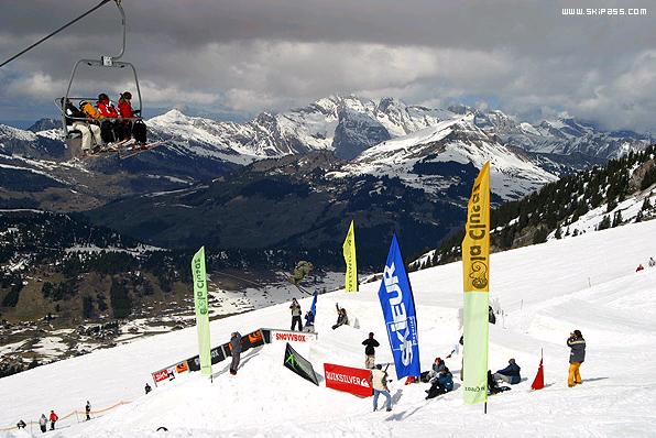 Candide 810 On - (Look Closely