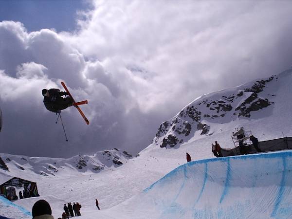 Candide Huge Flair at Global X