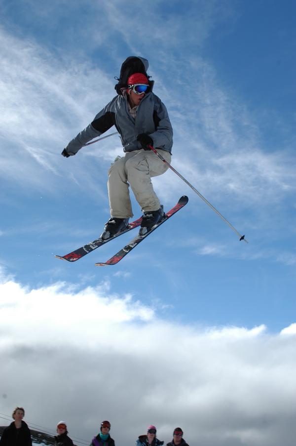 Chilln in air, mid 5 but no grab :(