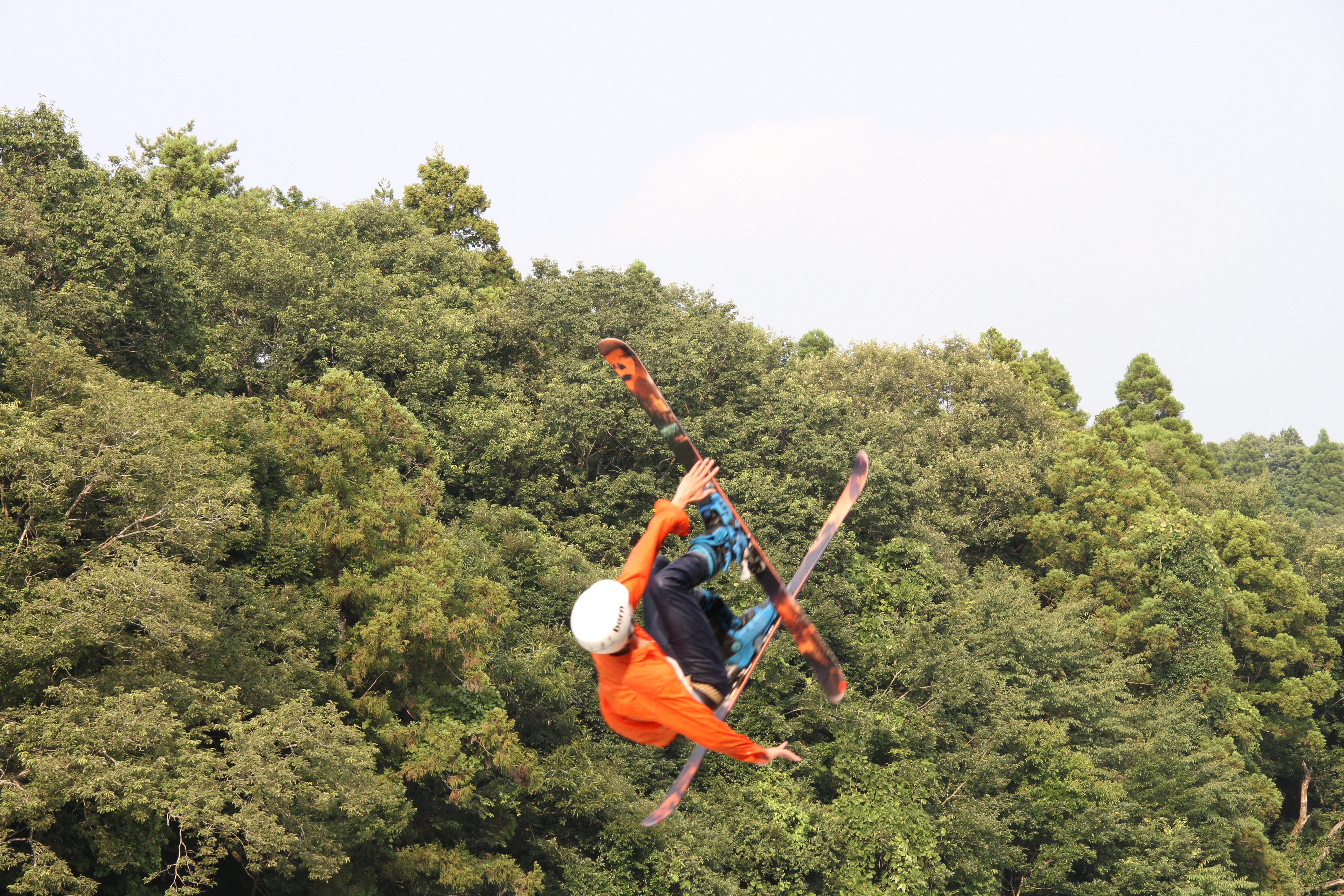 Classy Mute back with leather pants steeze