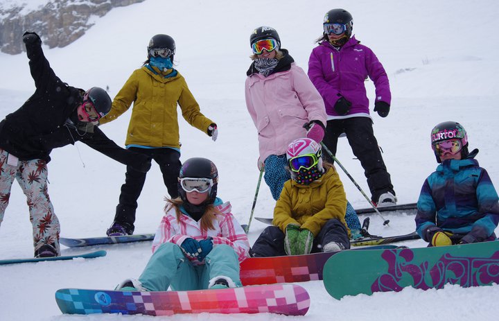 Cool snowboarders...