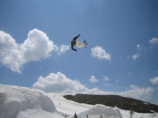 Cork 5, Reaching for the grab