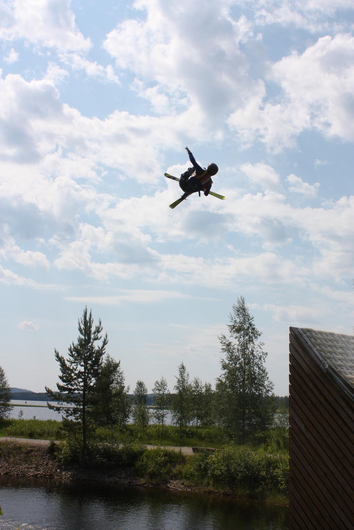 Corked mute 9 on water-ramps