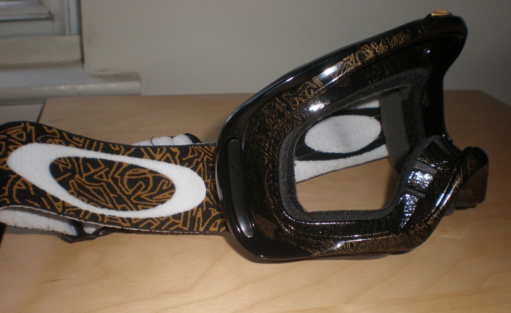 Crowbars No Lens-Sold