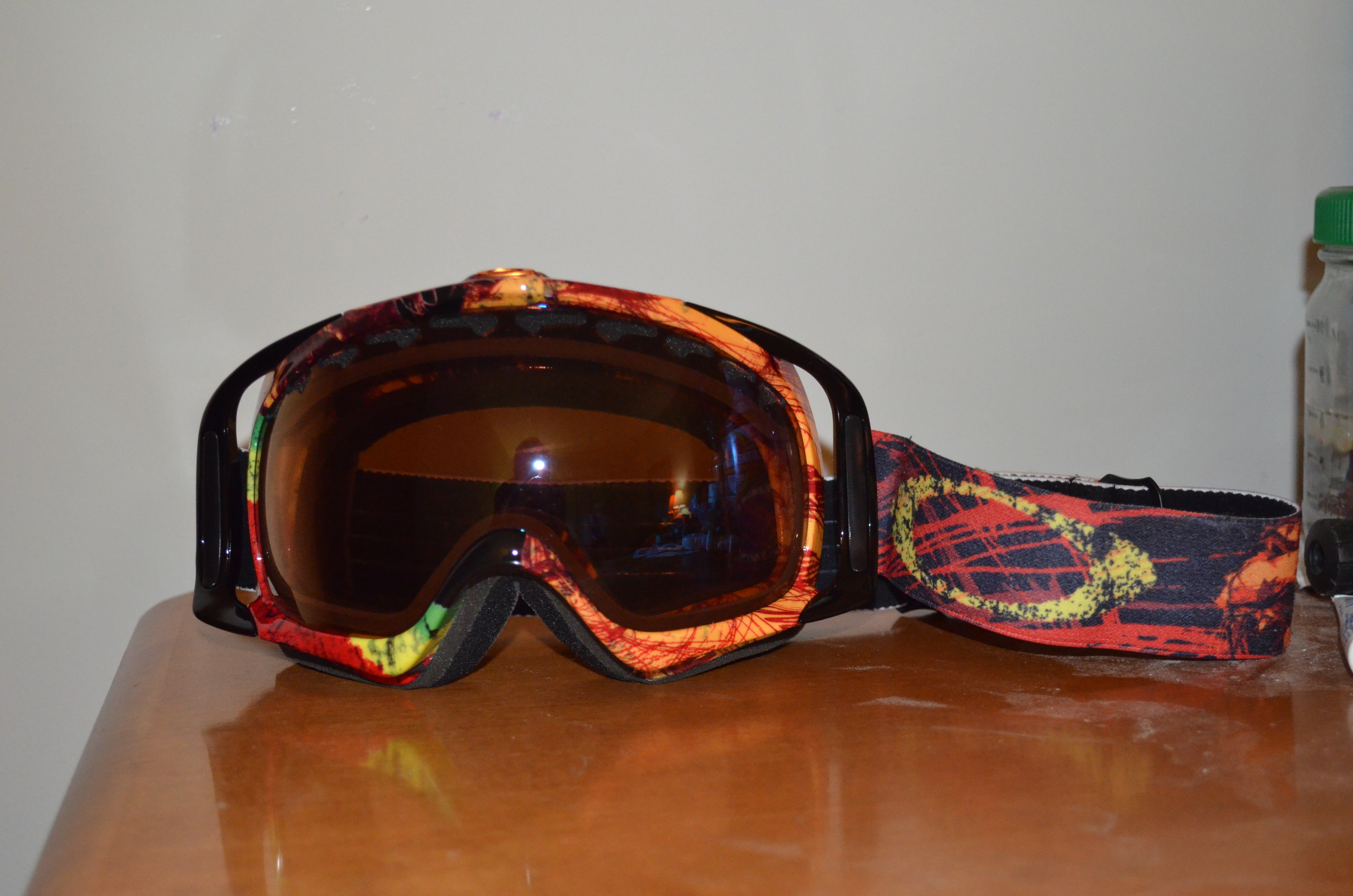 Crowbars T-Hall High Persimmion Lense