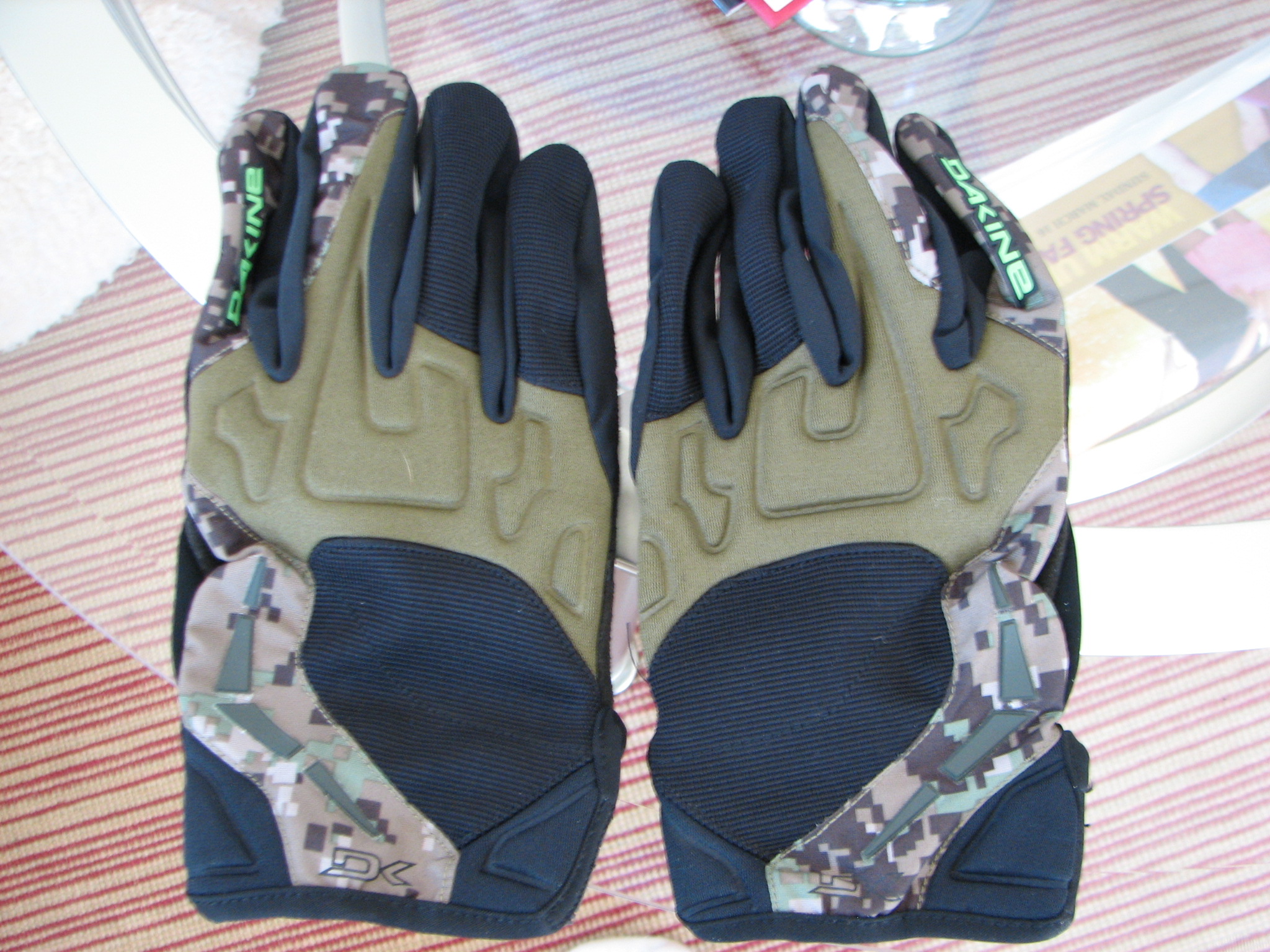 Dakine gloves