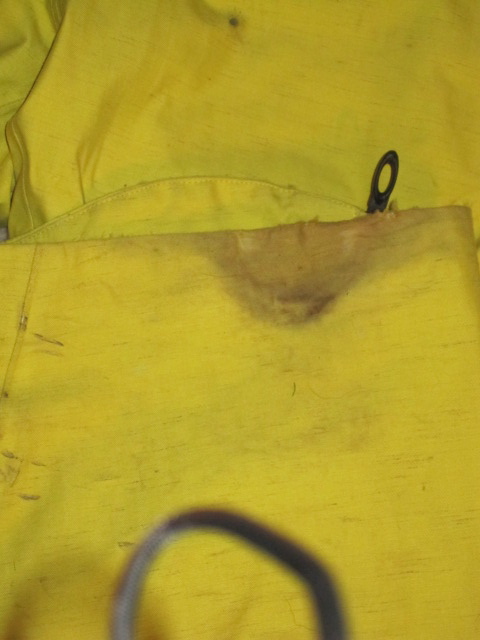 Dirt bottom left leg