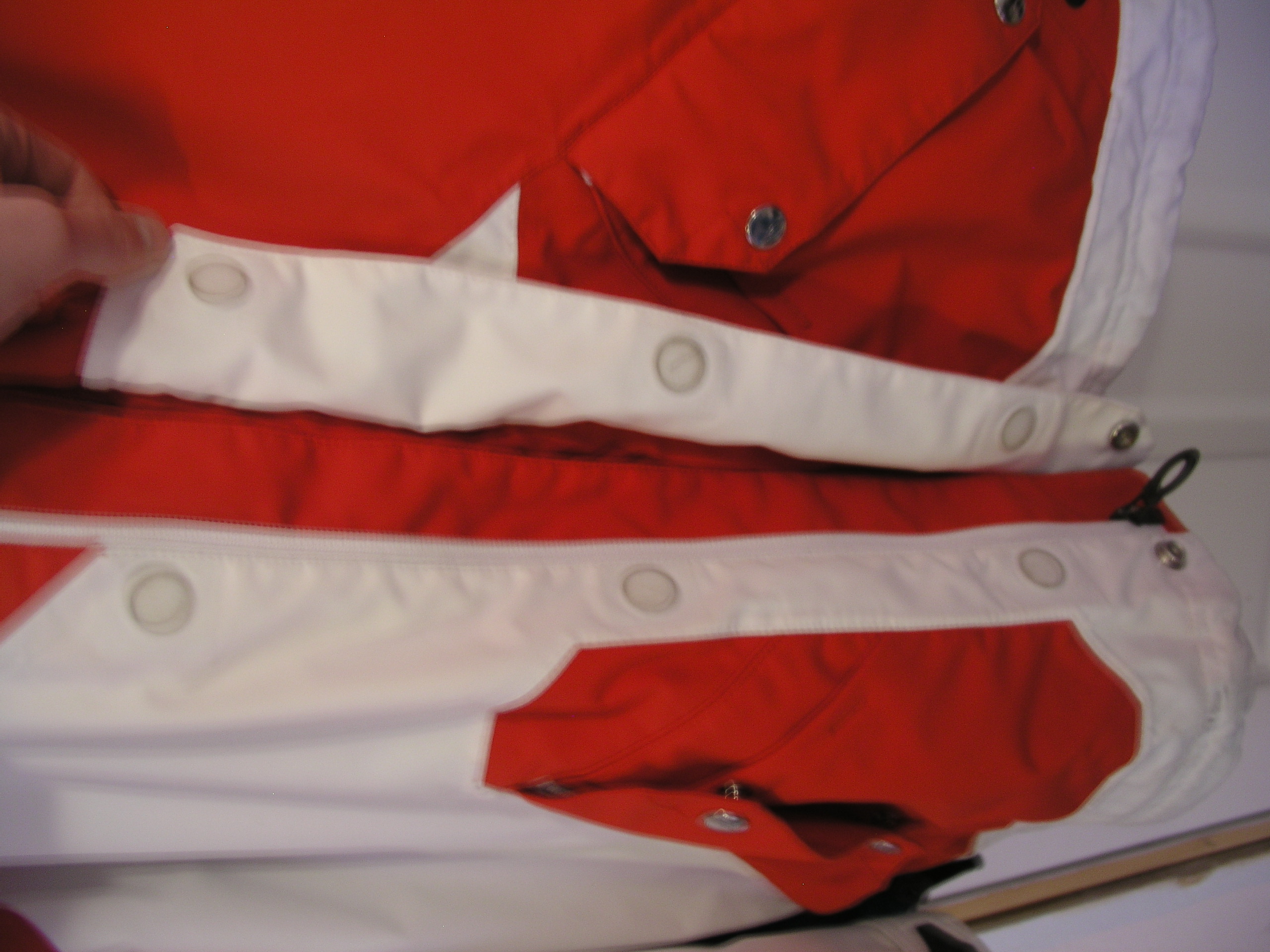 Dirt on magnets on Air Raid