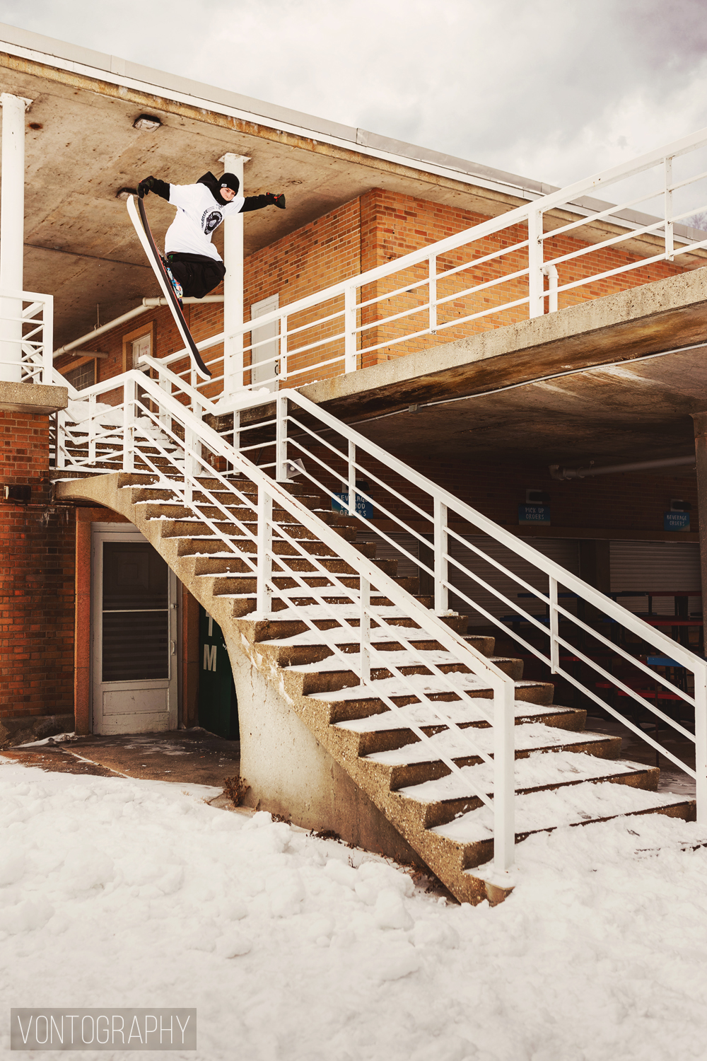 Disaster Lip Uncrossed Blunt