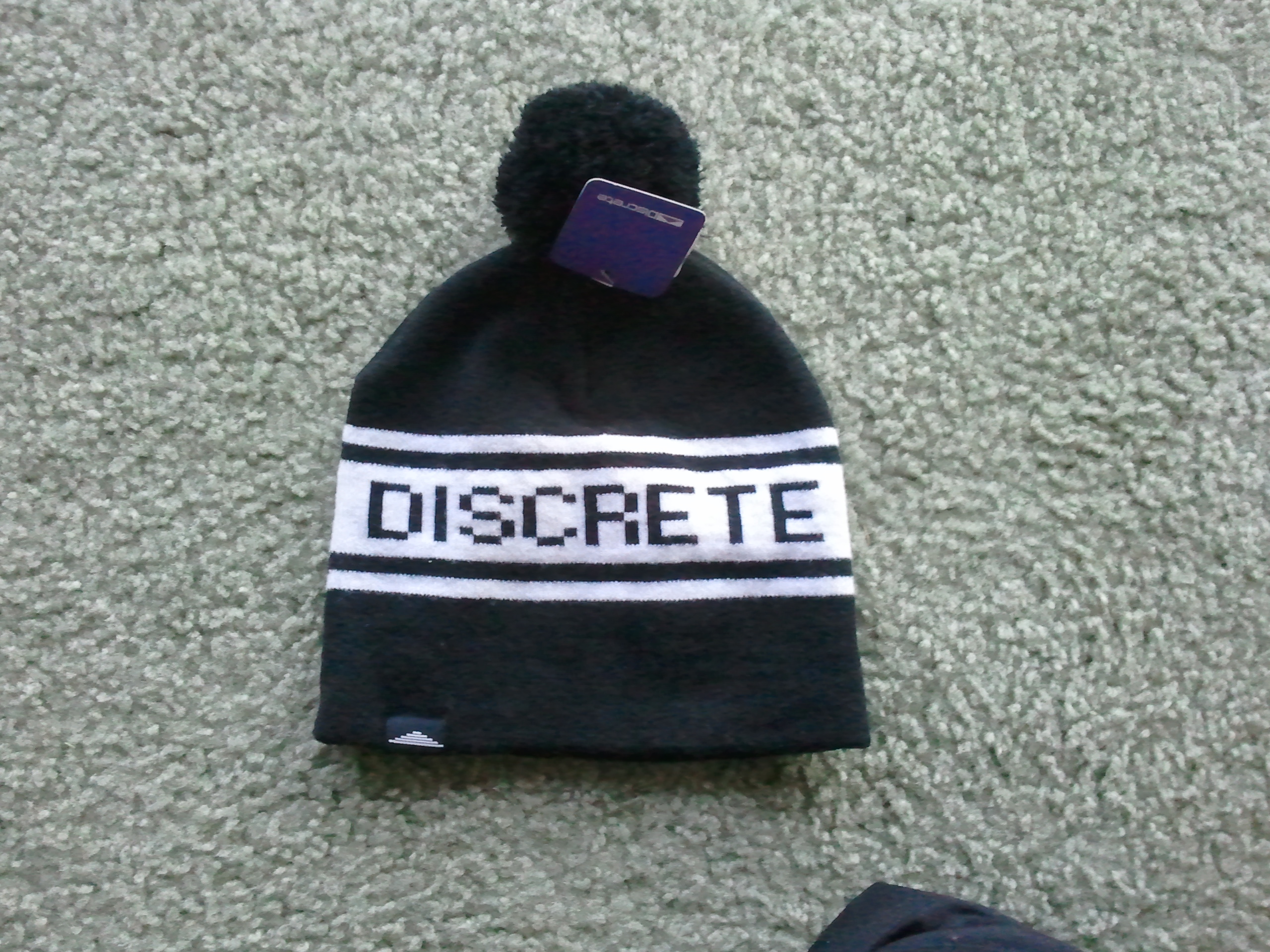 Discerete hat