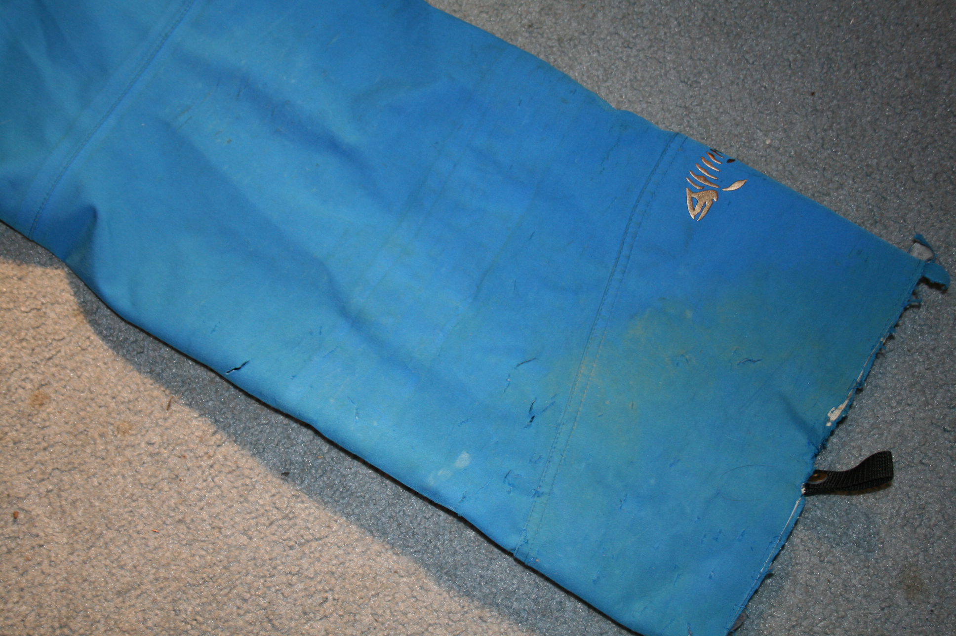 DNA blue pants left heel