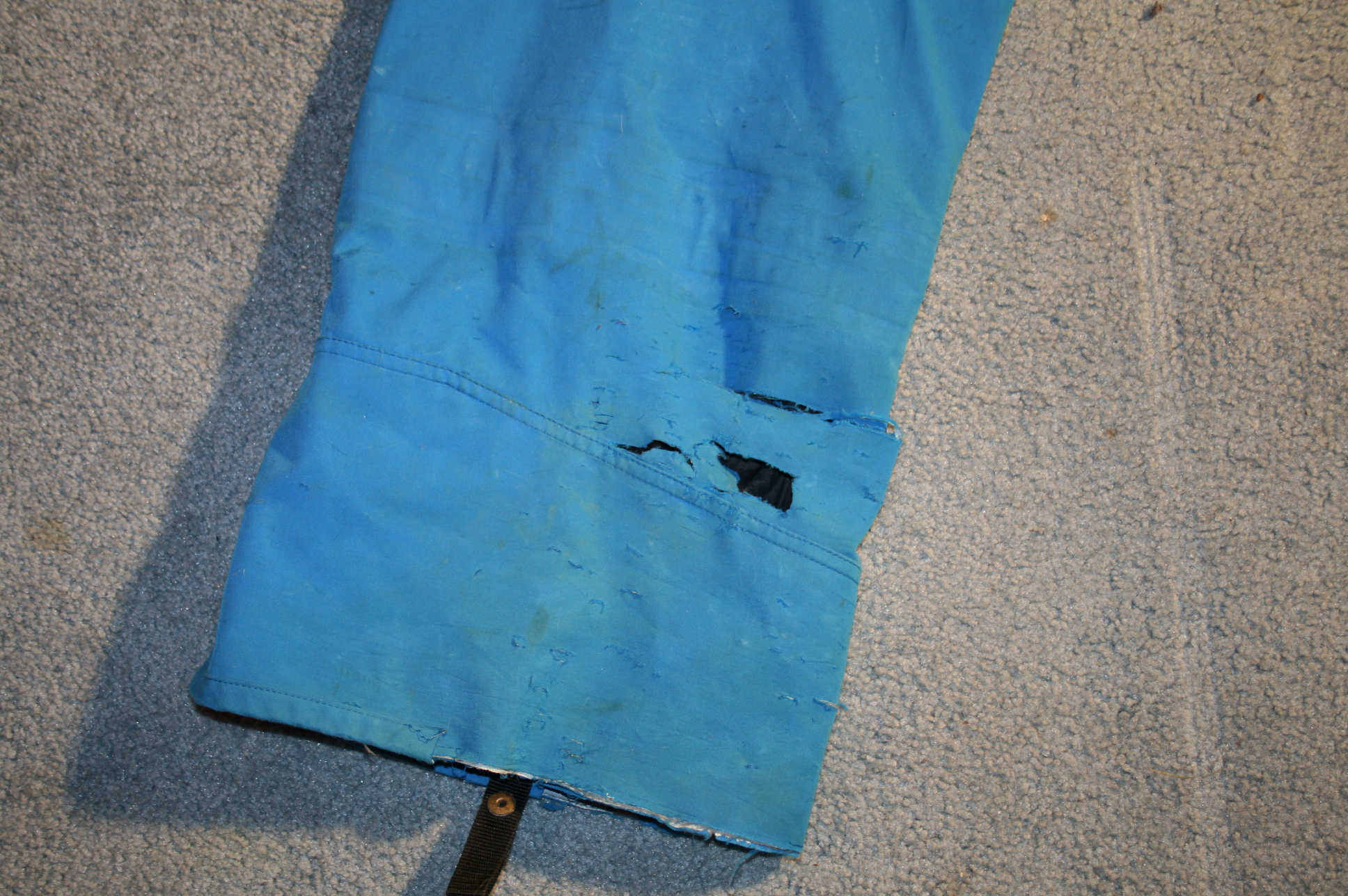 DNA blue pants right heel