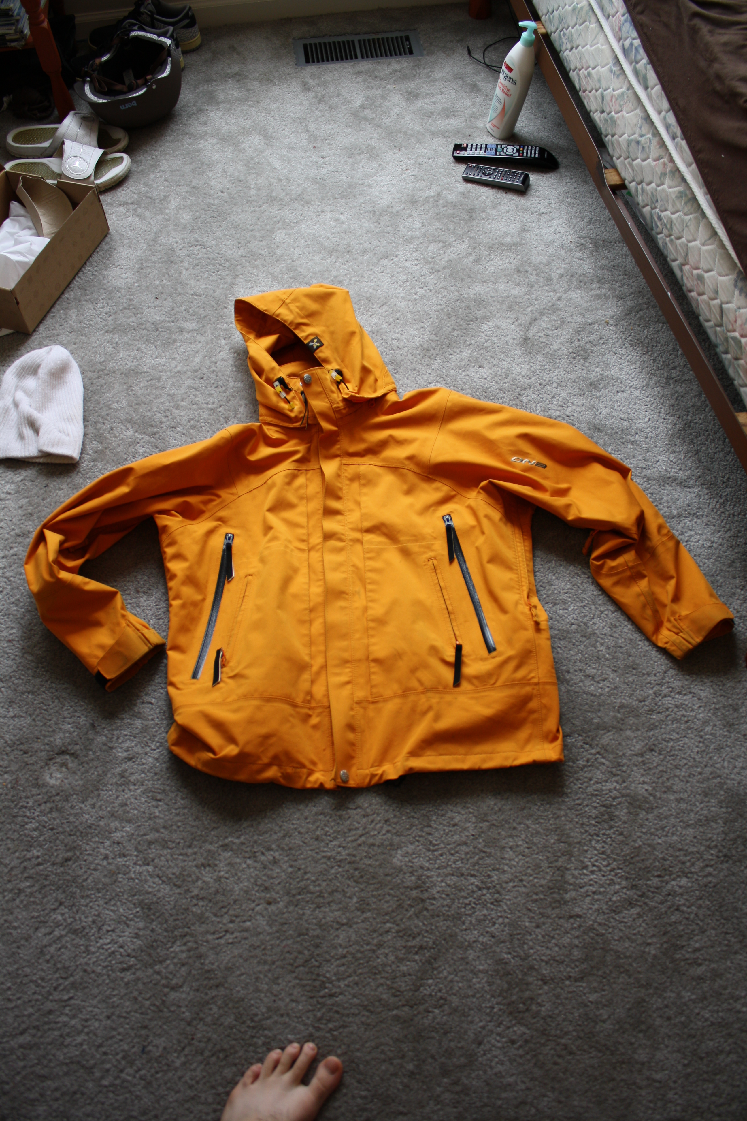 Dna Moe and my toes lol