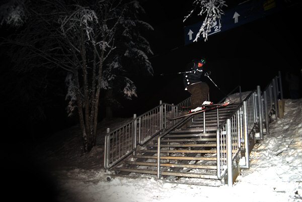 Double kinked handrail