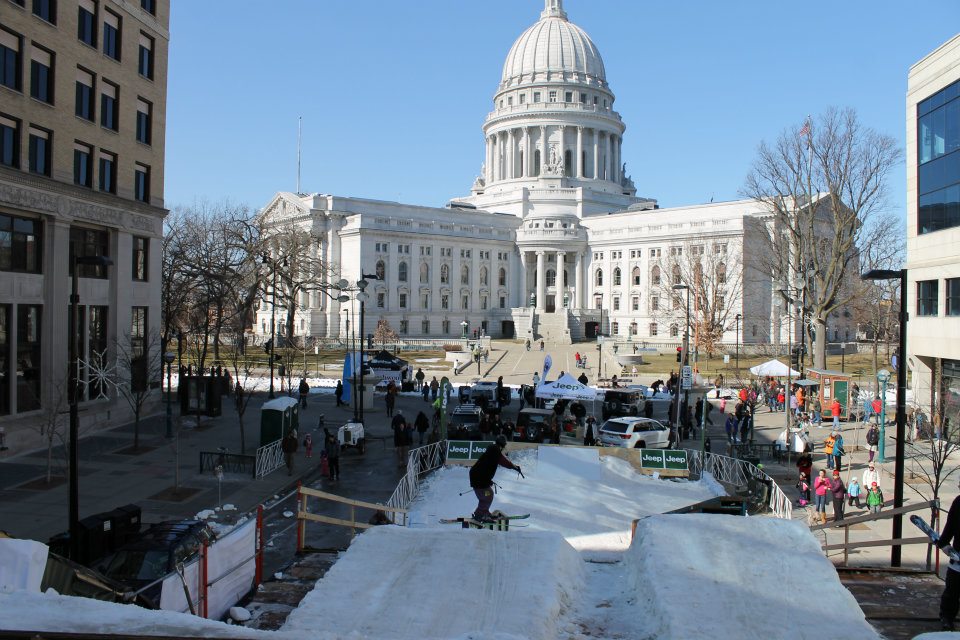 Downtown rail jam