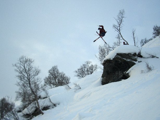 Dropping 5 meters with a mute (on telemark)