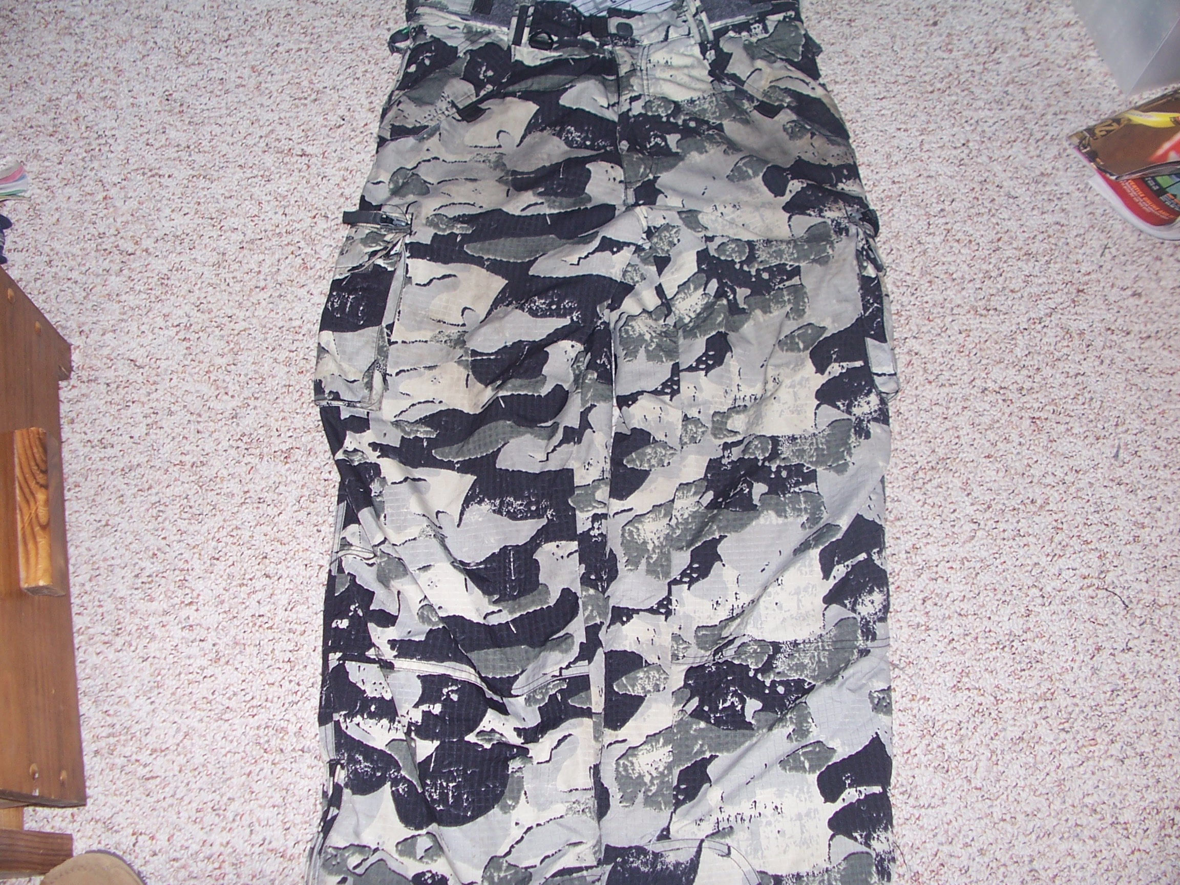 E408 Pants for Sale size lg