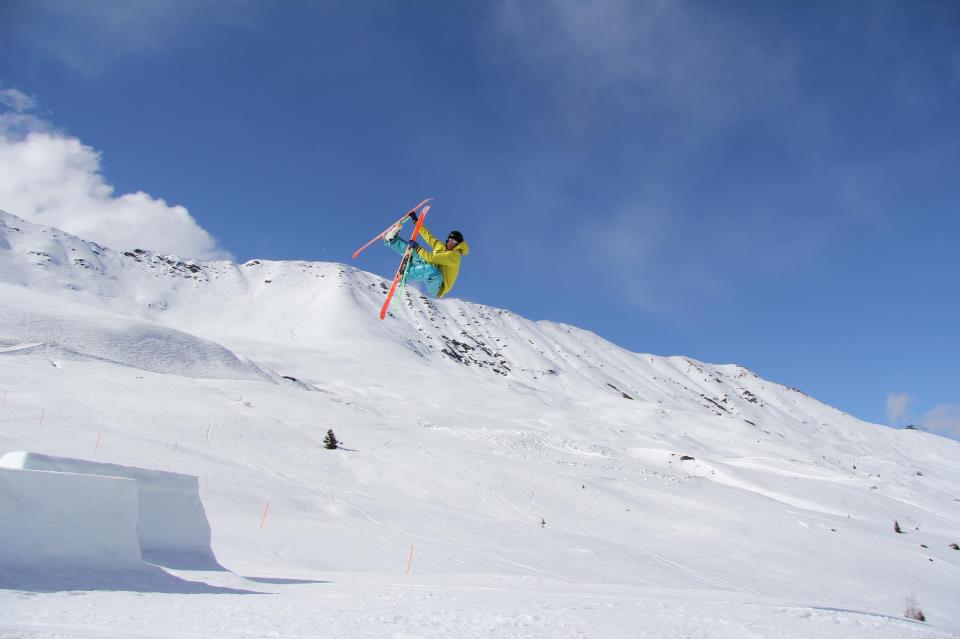 Flat 5 bow and arrow