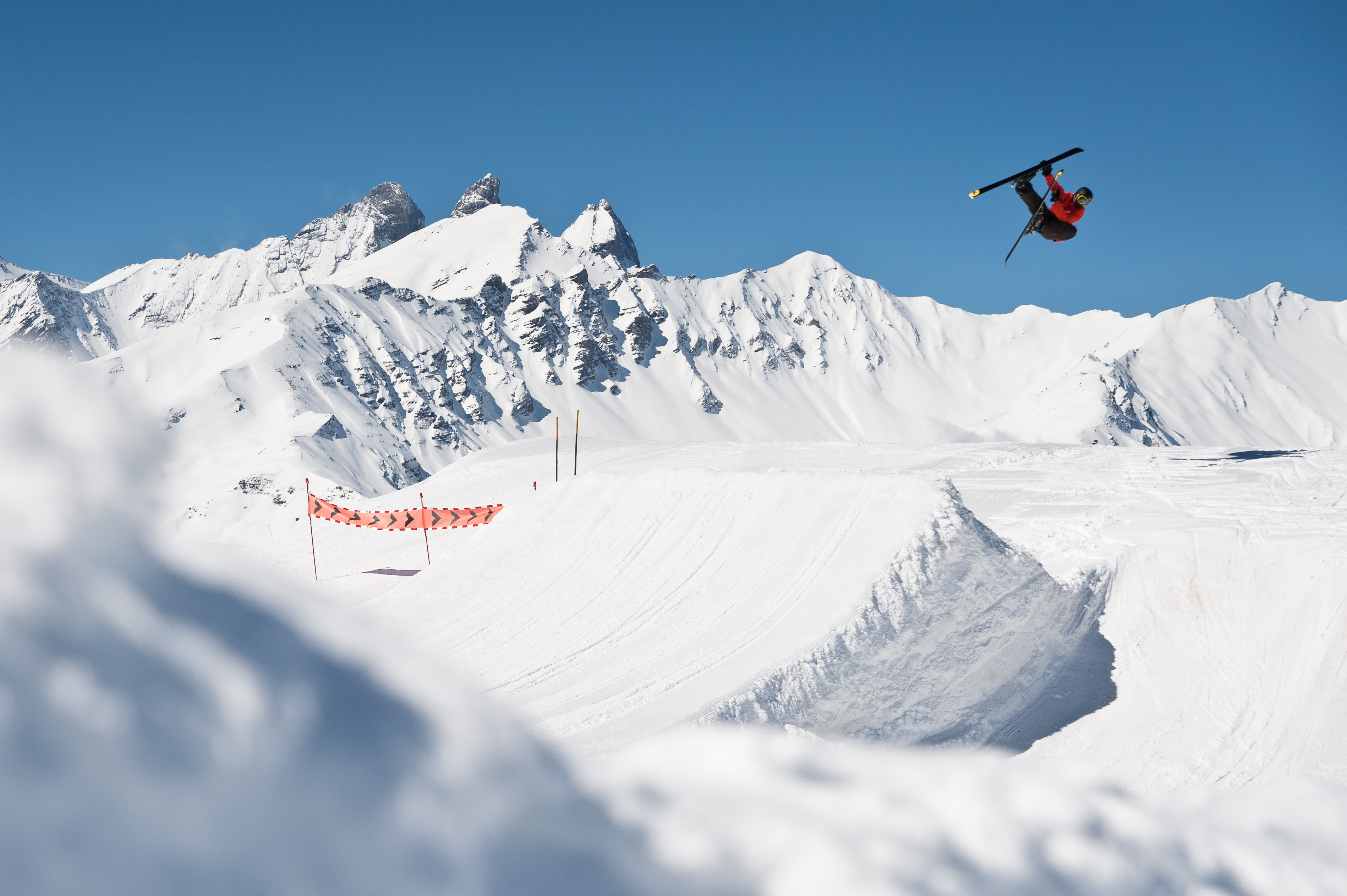 Flat 5 bow and arrow