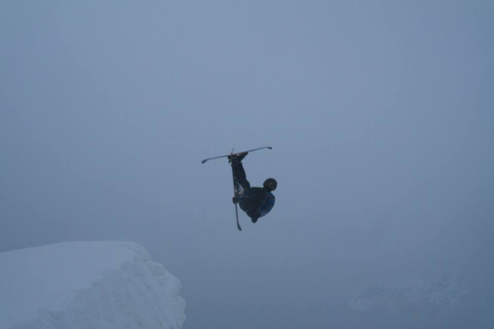 Flatspins at flatlight