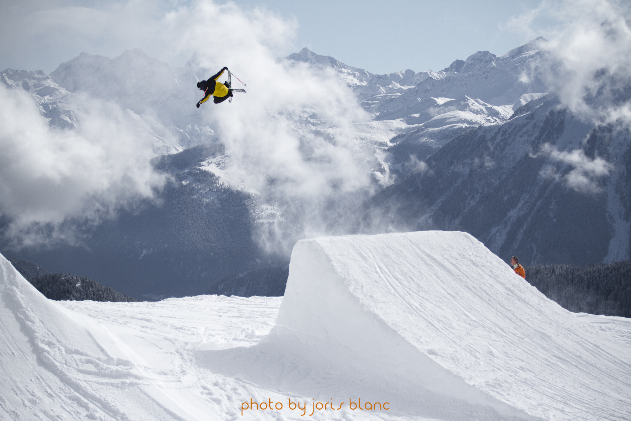 Florian Bruchez flying over the clouds !