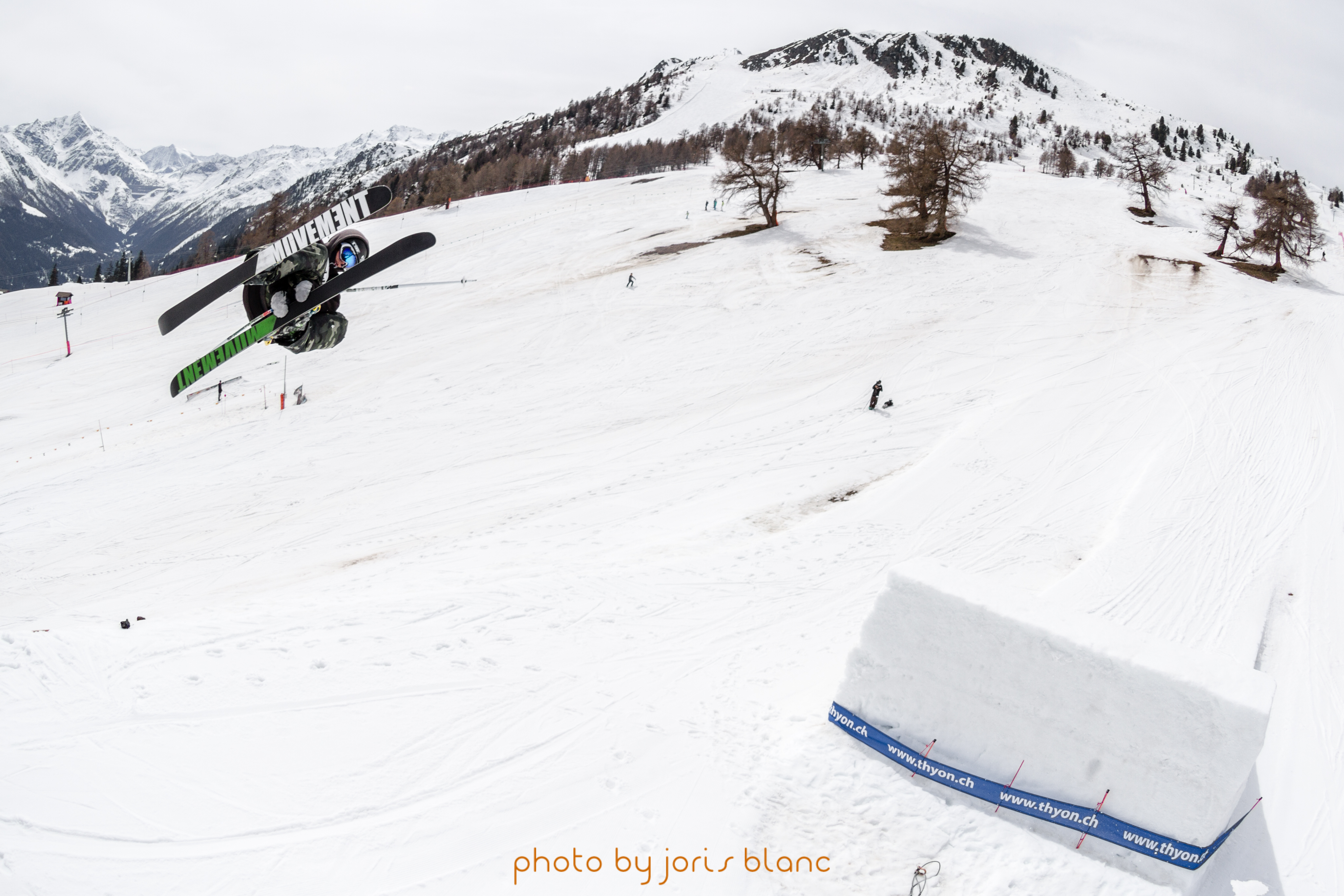 Flyin' // Sampo Vallotton