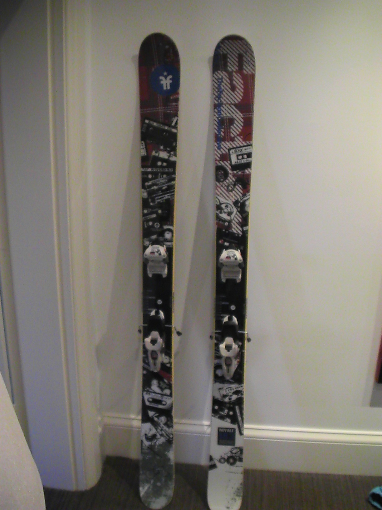 FOR SALE: Faction Royales Dimensions 183cm 150/122/140 with Marker Griffons