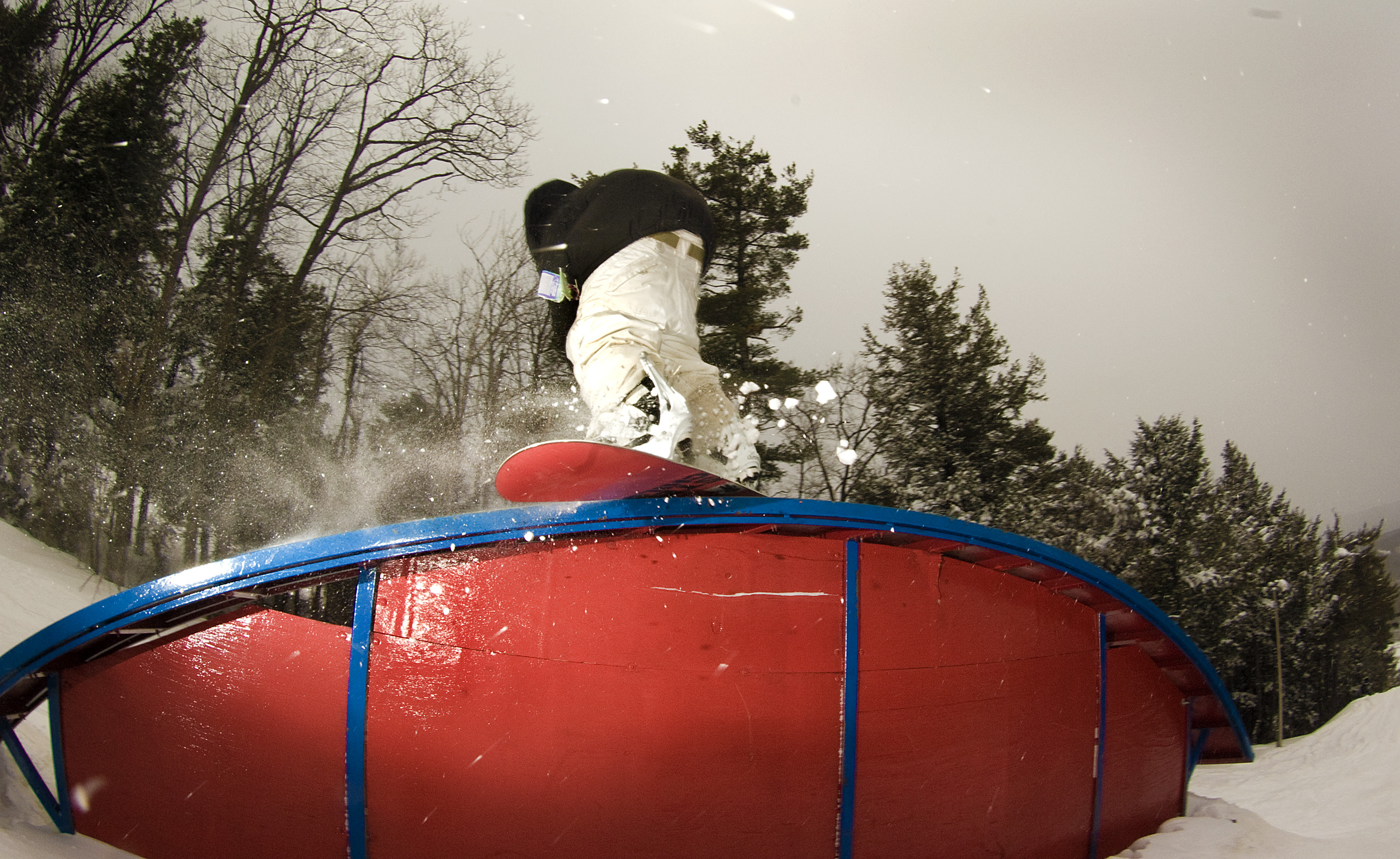 Frontside on rainbow