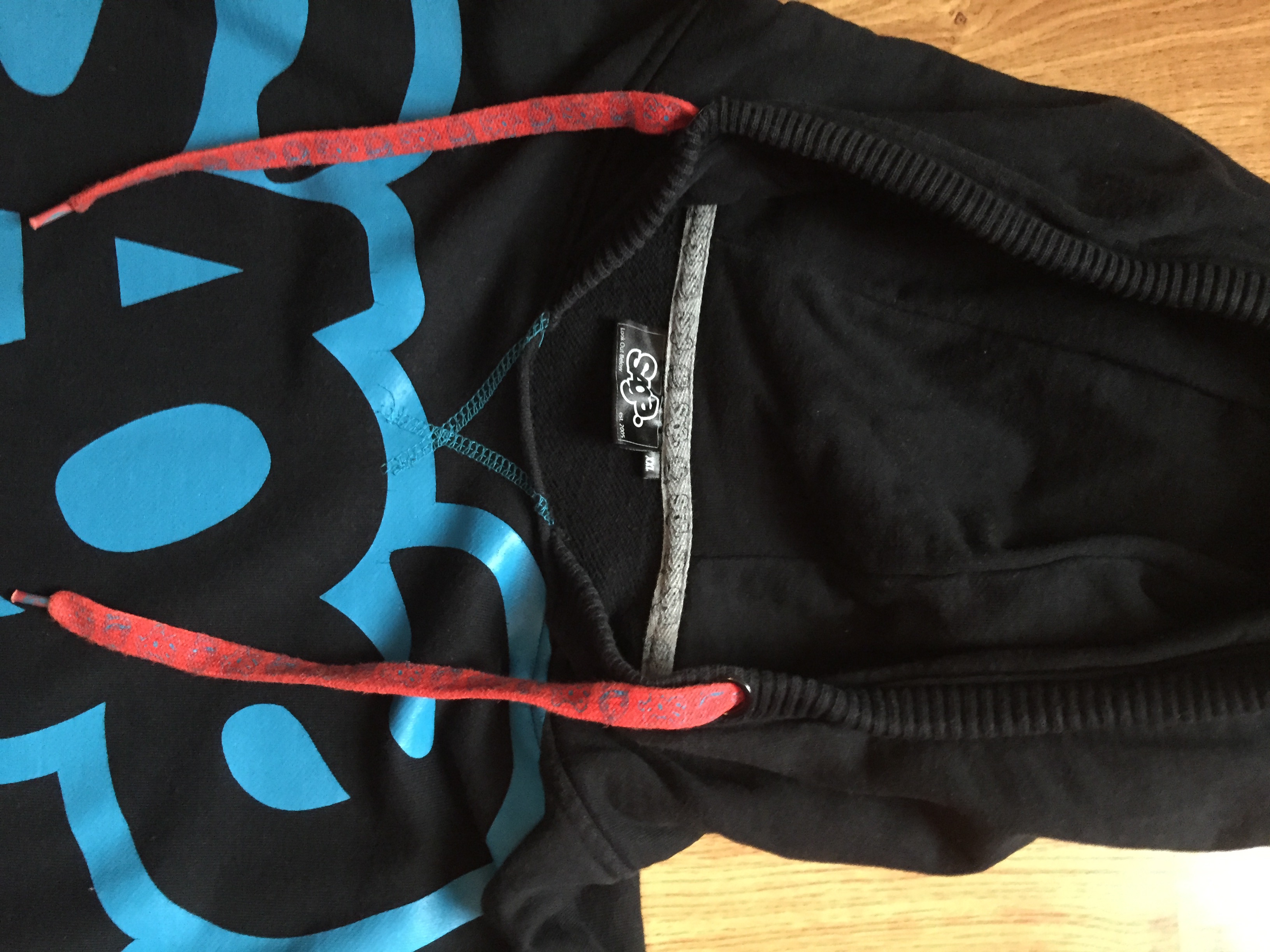 FS: Saga Hoodie, XXL, tag view
