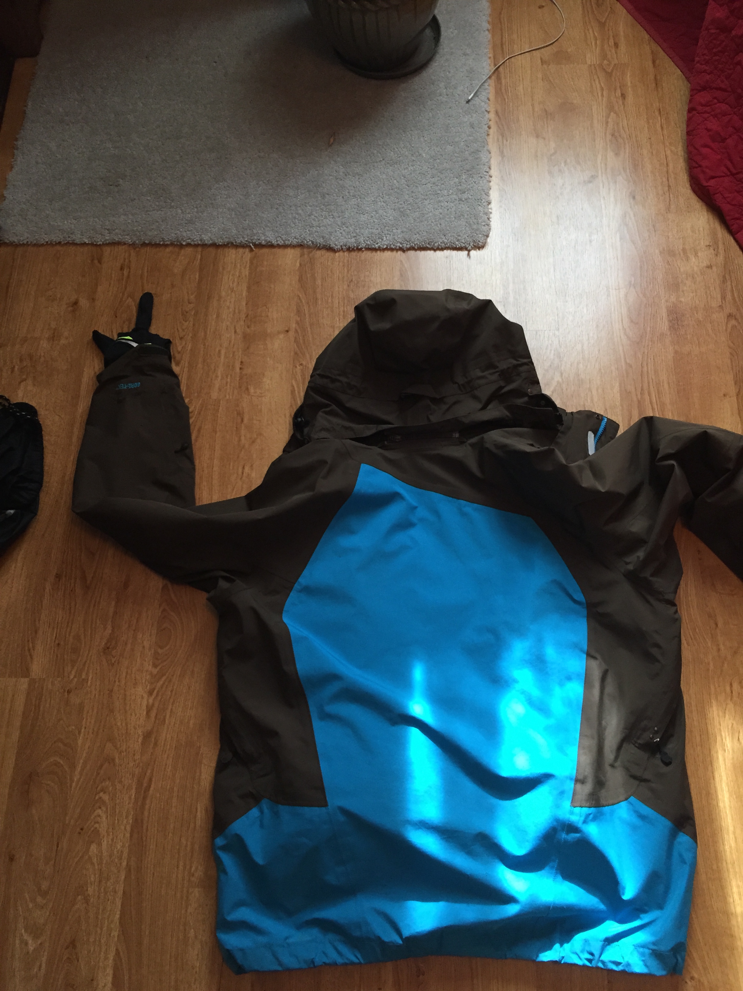 FS: Spyder Coat, XL, back view