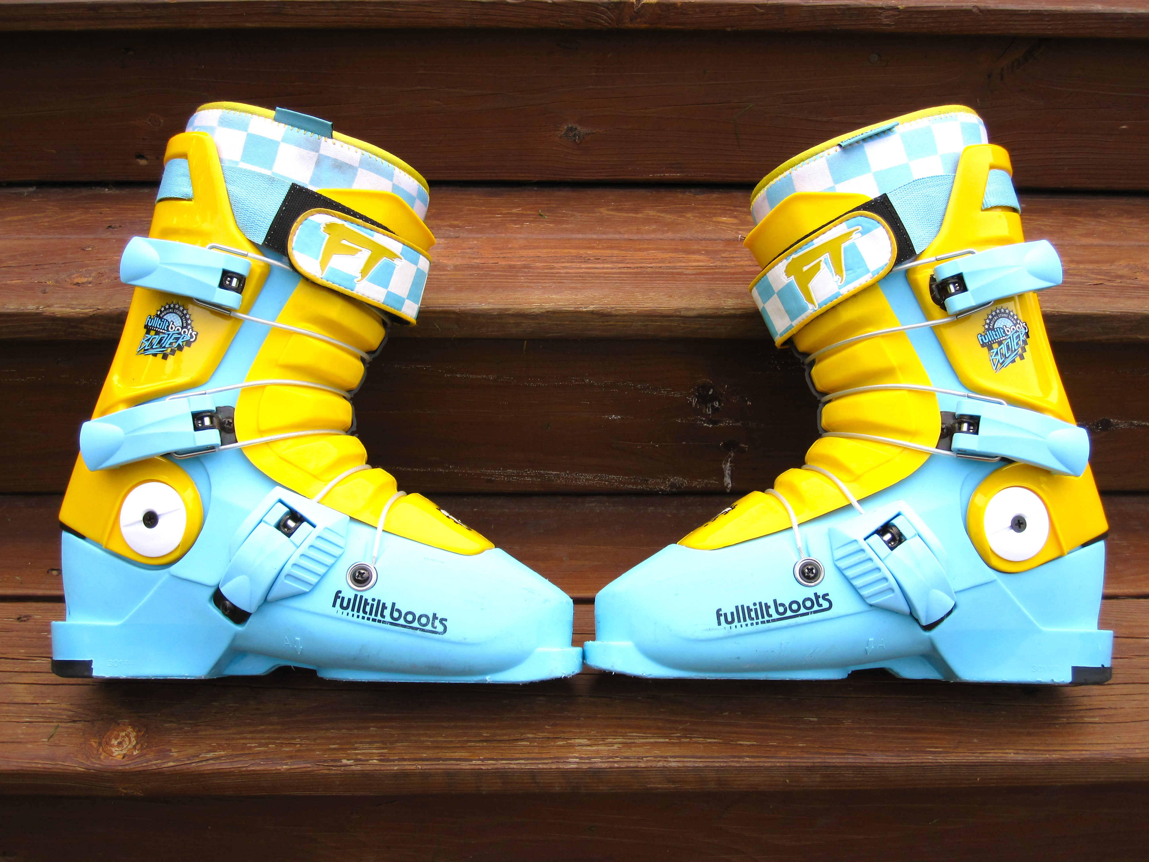 Fulltilt booters size 26.5