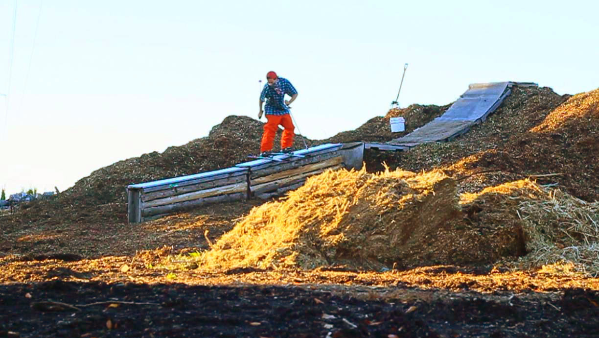 Ghetto Setup, Manure's as good as snow!