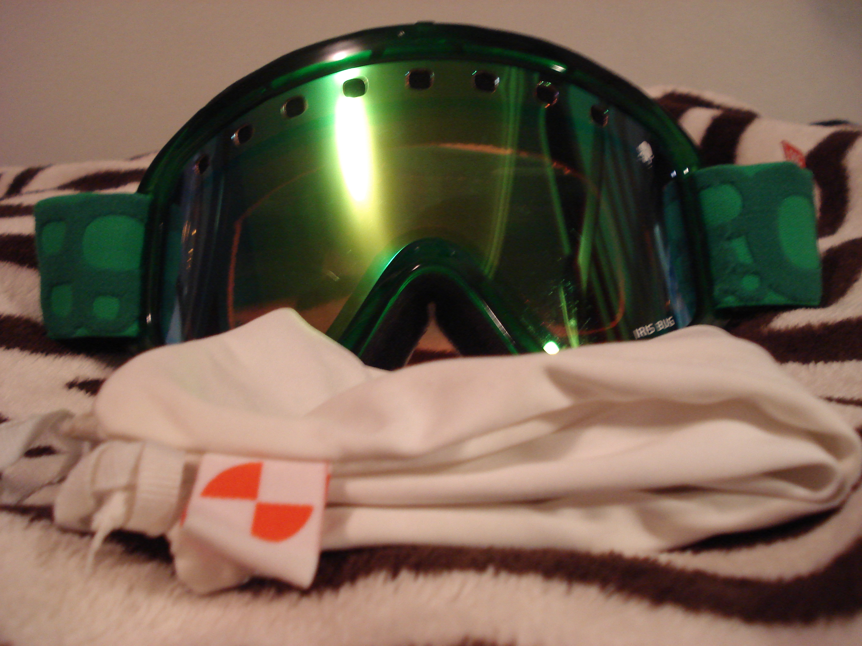 Goggle front/pouch